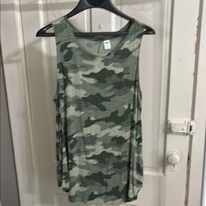 Old Navy Camouflage Sleeveless Tank Top